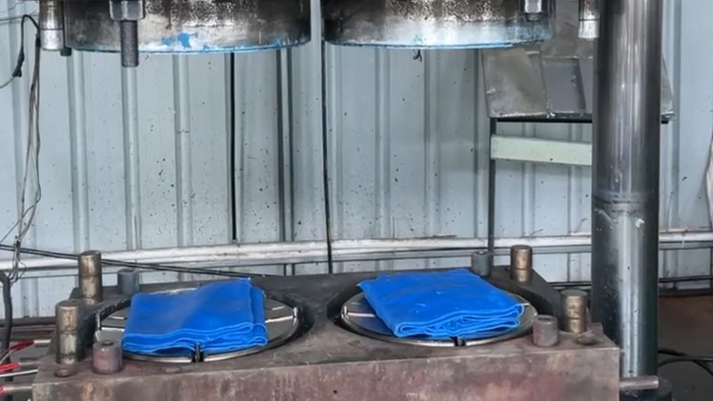 双色模具定制：成都地区价格解析与考量因素
