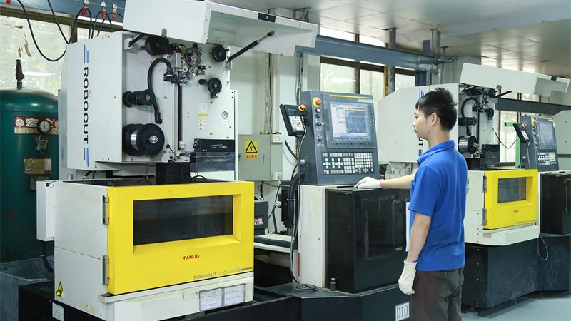 H13模具钢与D2钢：性能对比与选型考量