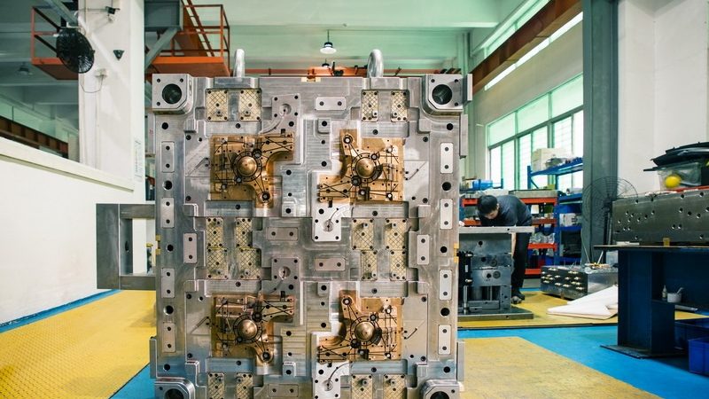 小型精密模具加工定制：关键工艺与选型要点